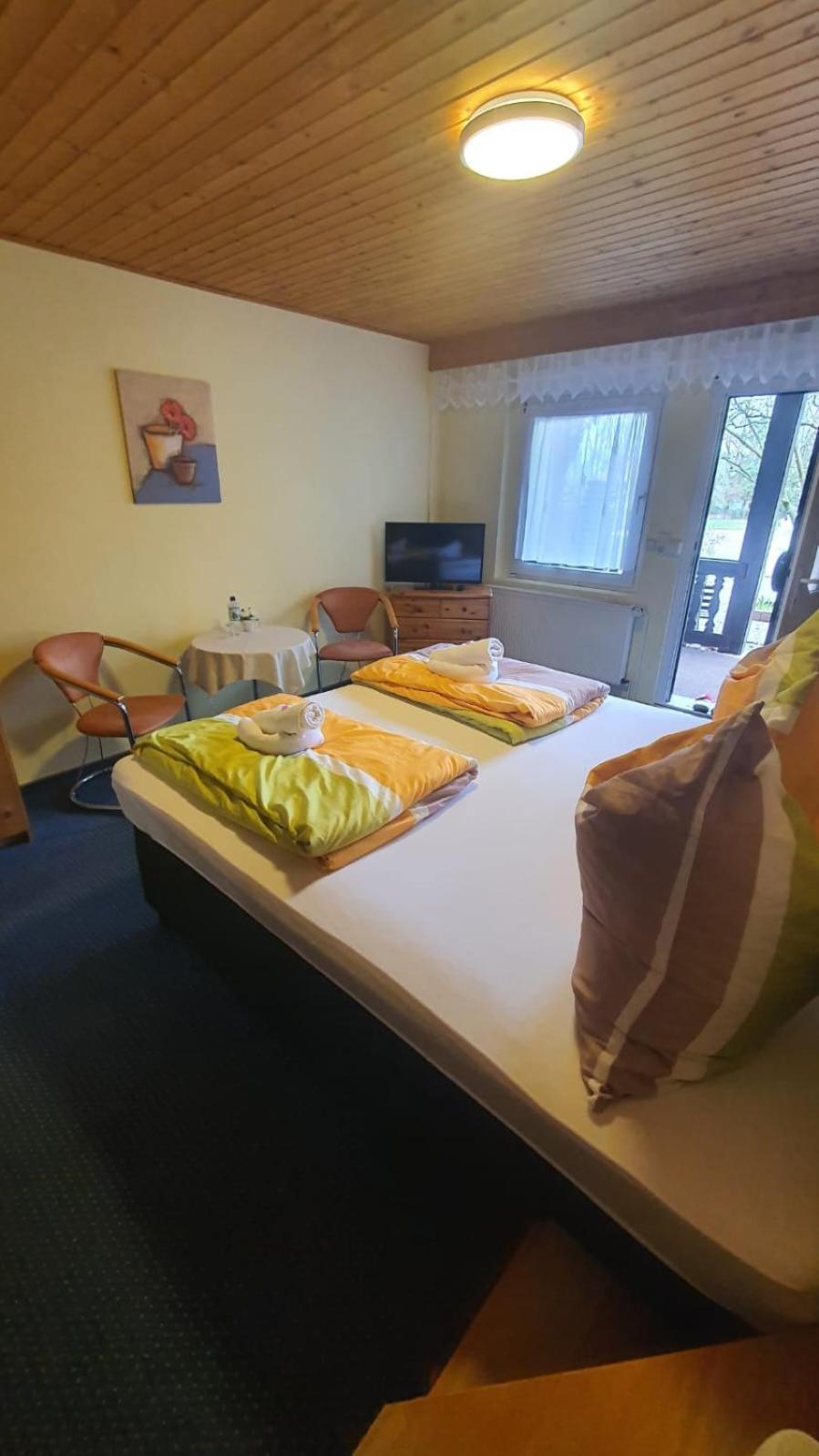 Motel Zur Festwiese Gierstadt Ngoại thất bức ảnh