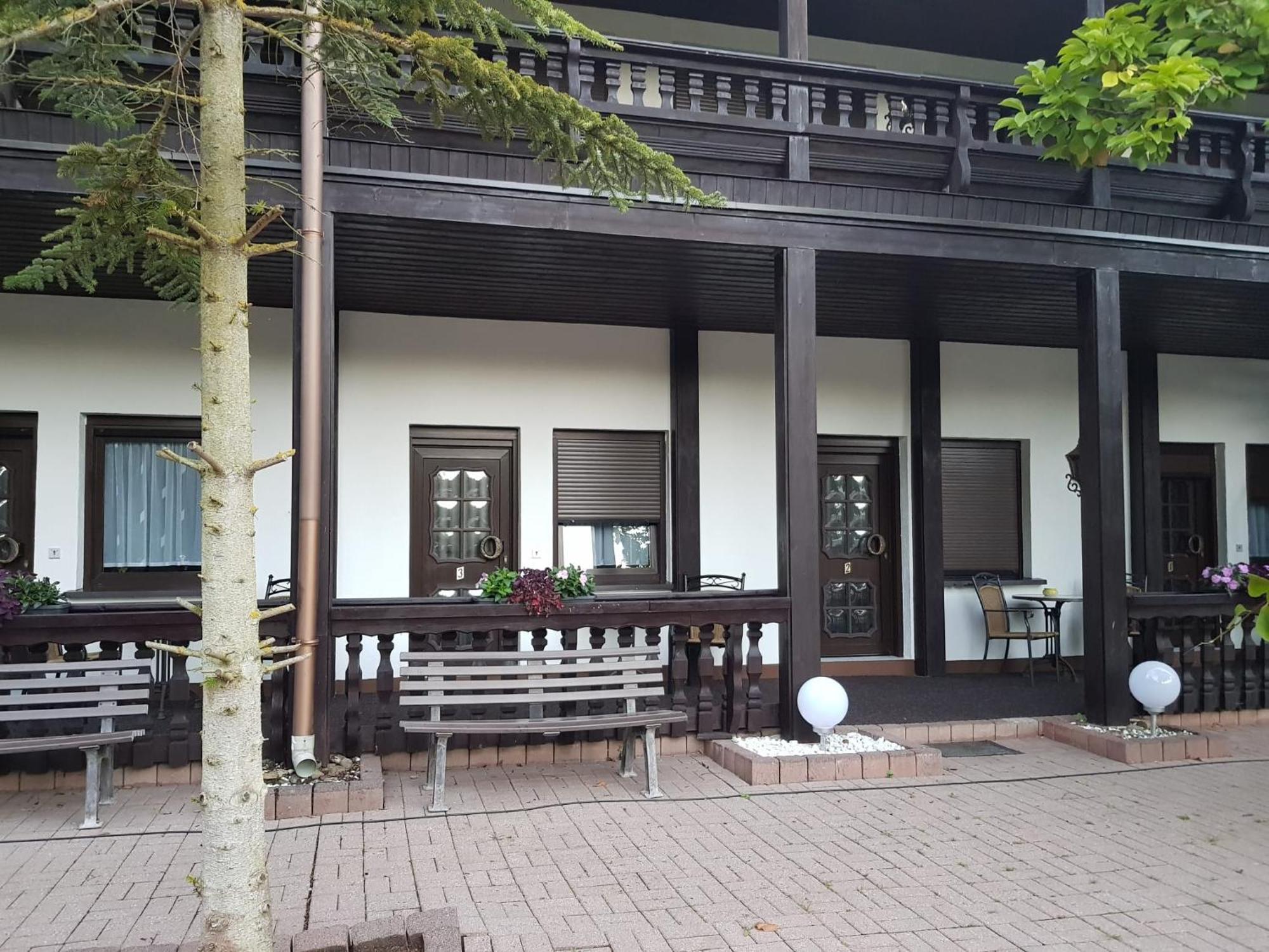 Motel Zur Festwiese Gierstadt Ngoại thất bức ảnh