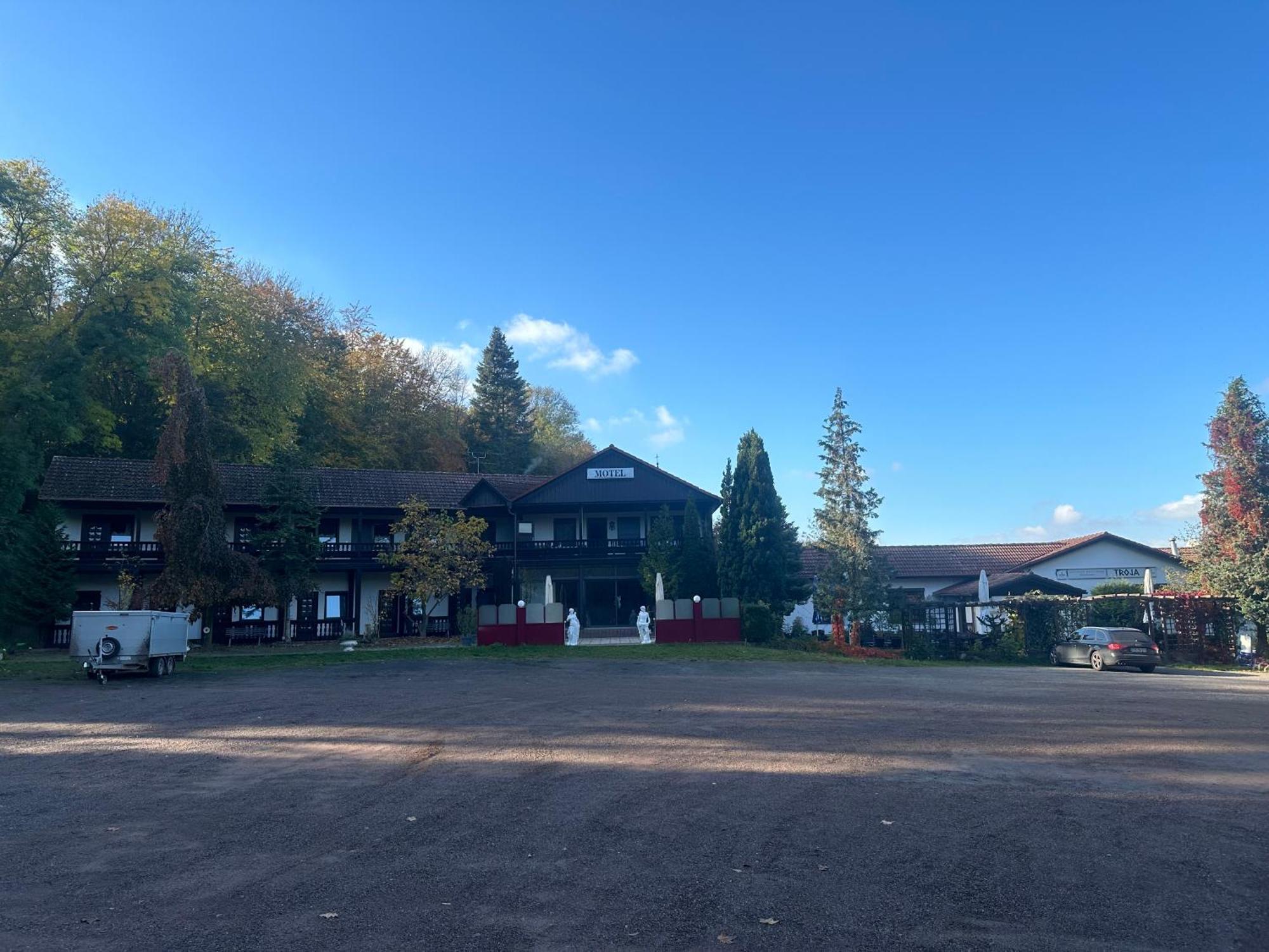 Motel Zur Festwiese Gierstadt Ngoại thất bức ảnh