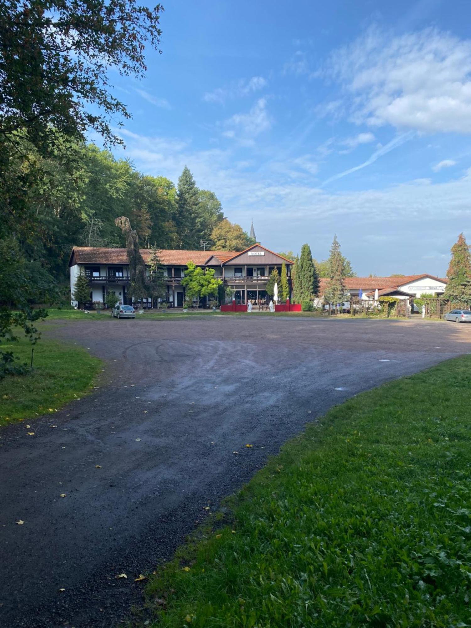 Motel Zur Festwiese Gierstadt Ngoại thất bức ảnh