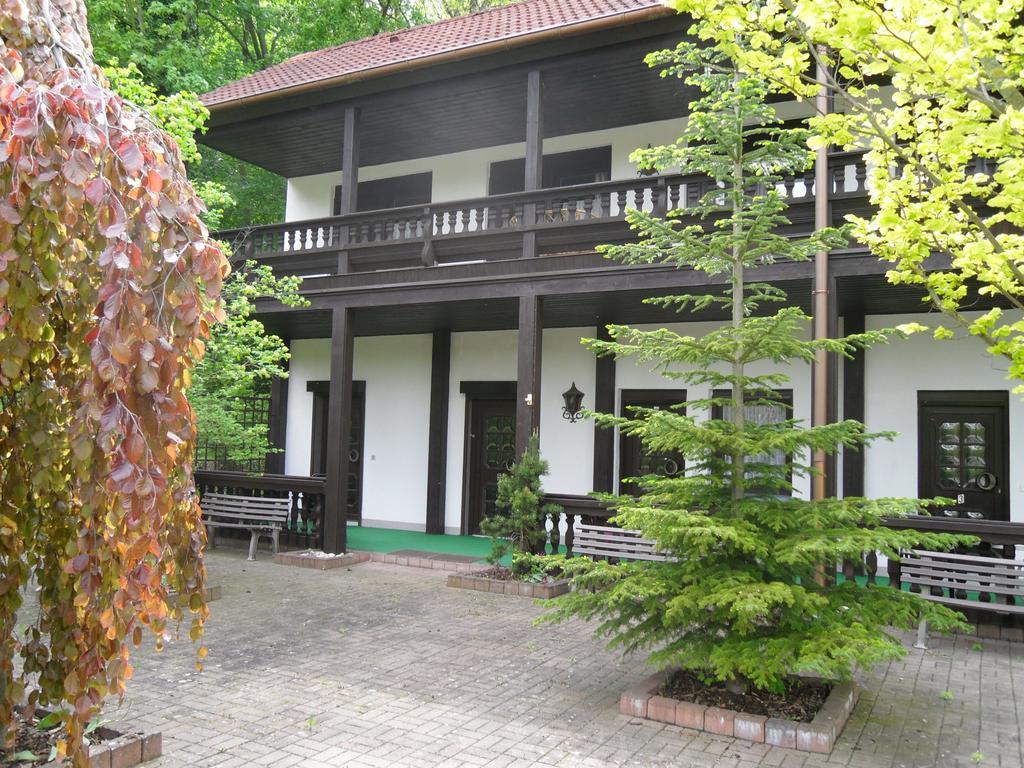 Motel Zur Festwiese Gierstadt Ngoại thất bức ảnh