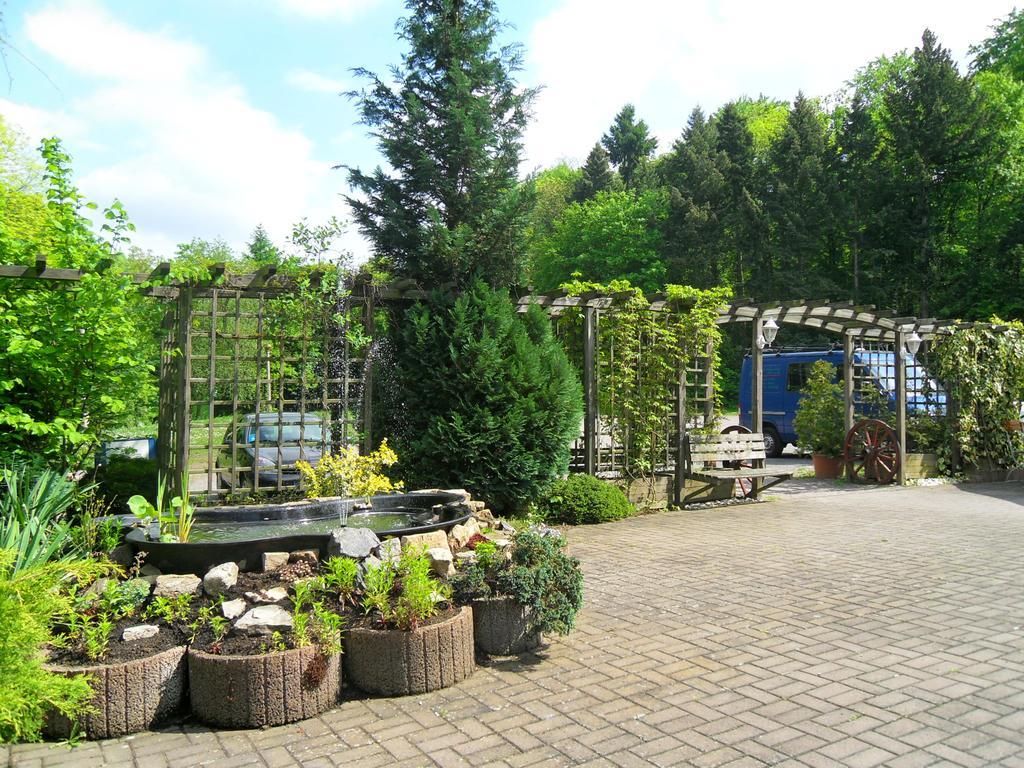 Motel Zur Festwiese Gierstadt Ngoại thất bức ảnh
