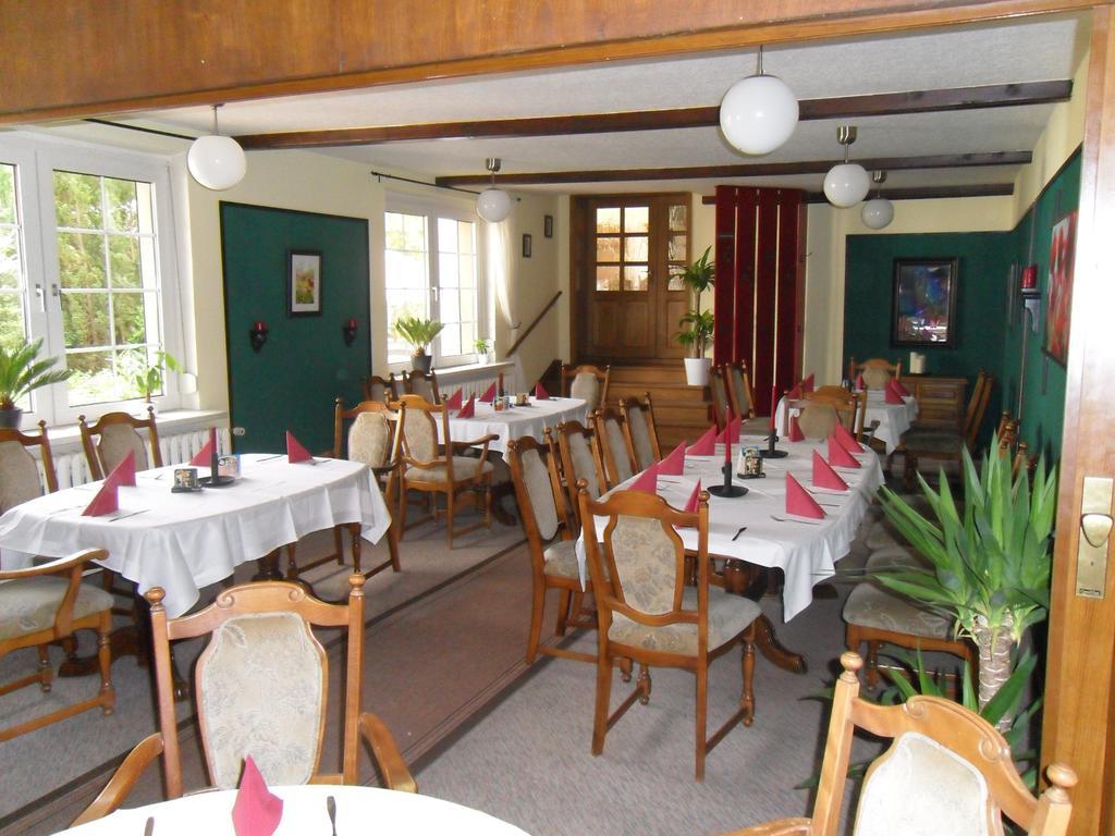 Motel Zur Festwiese Gierstadt Ngoại thất bức ảnh