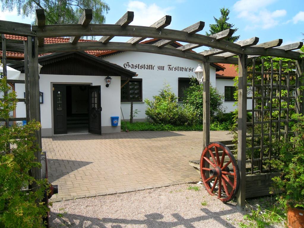 Motel Zur Festwiese Gierstadt Ngoại thất bức ảnh