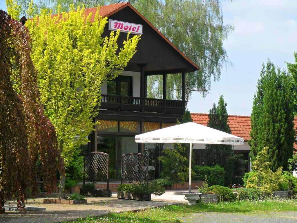 Motel Zur Festwiese Gierstadt Ngoại thất bức ảnh