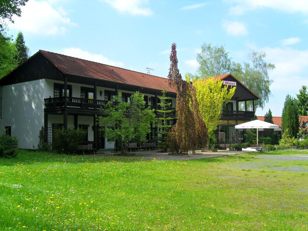 Motel Zur Festwiese Gierstadt Ngoại thất bức ảnh