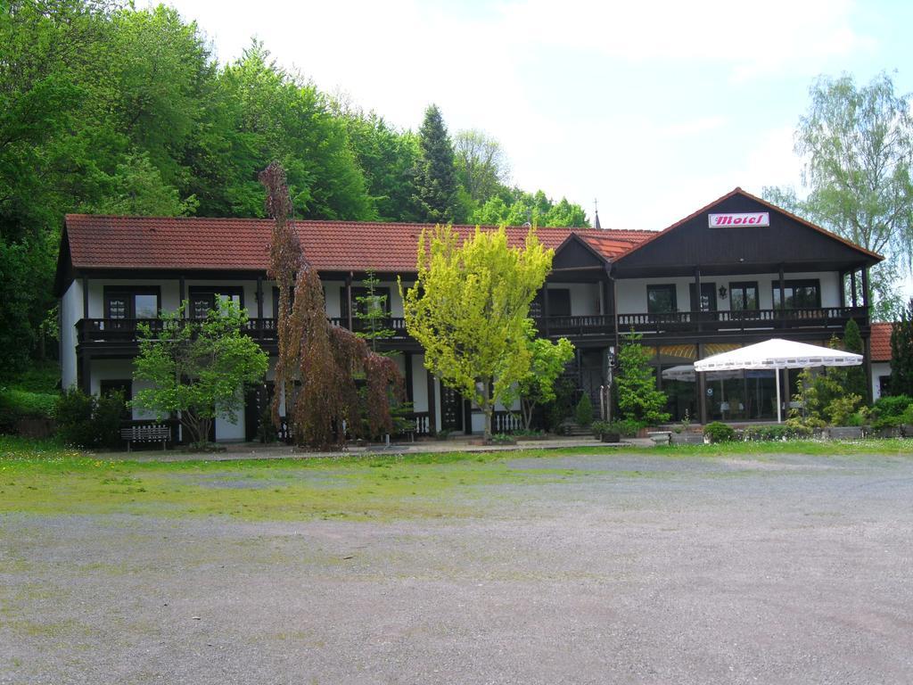 Motel Zur Festwiese Gierstadt Ngoại thất bức ảnh