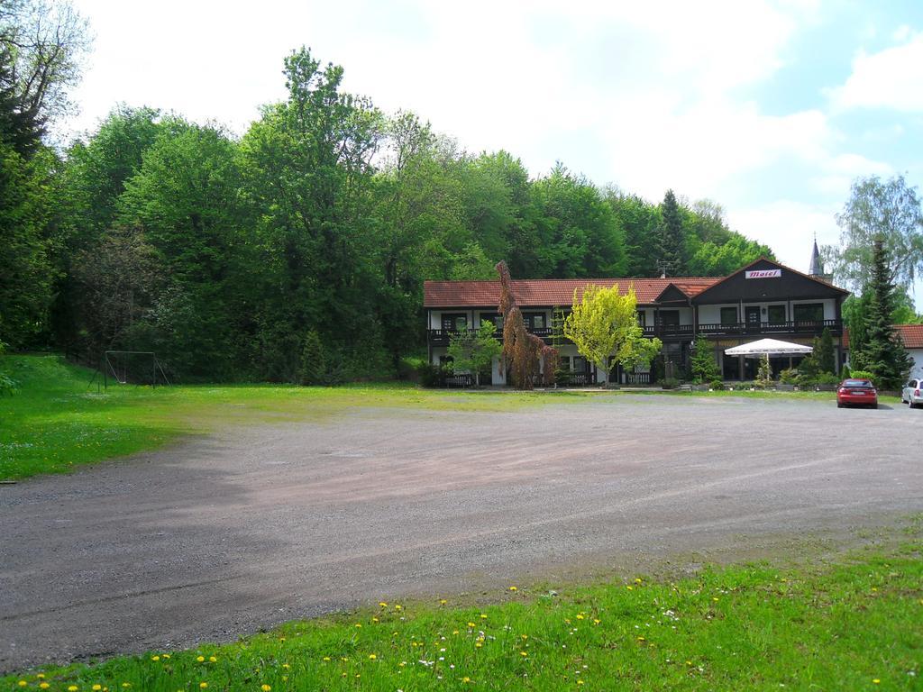 Motel Zur Festwiese Gierstadt Ngoại thất bức ảnh